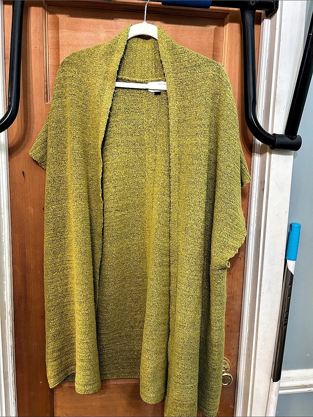 Universal Thread Open Front Shrug in Green Like New